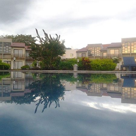 Luwansa Beach Resort Лабуан-Бахо Экстерьер фото