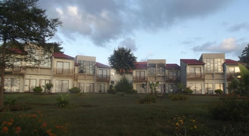 Luwansa Beach Resort Лабуан-Бахо Экстерьер фото